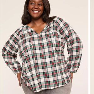 Lane Bryant 18/20 NWT Plaid V-Neck Hooded Top in Cream & Green